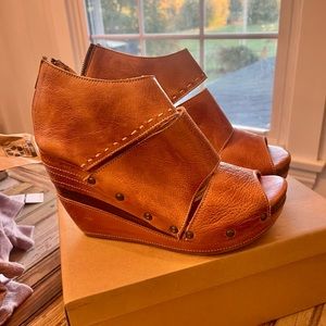 Bed Stu Wedges